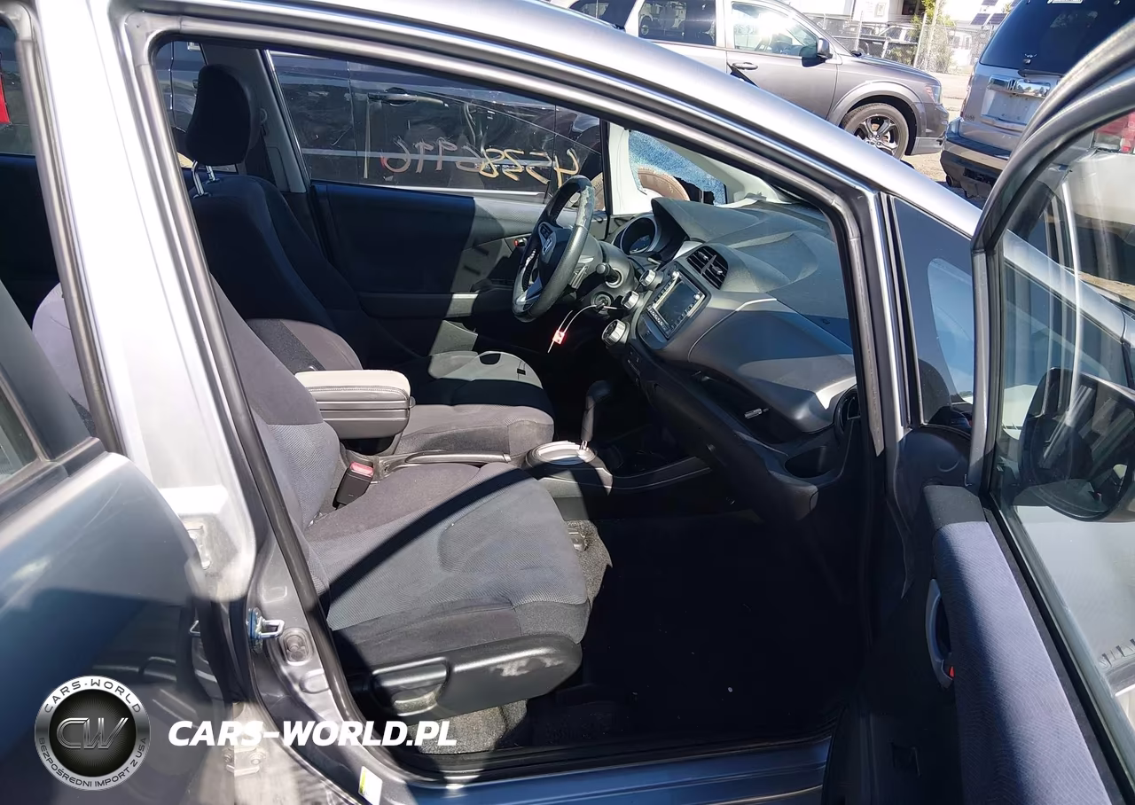 2010 Honda Fit Sport VIN:JHMGE8H69AC023833 - 5