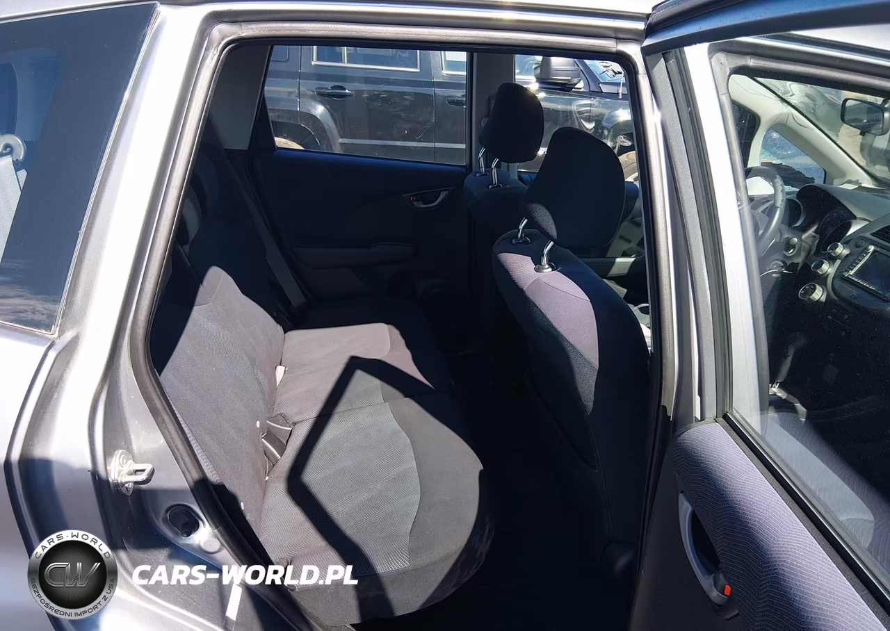 2010 Honda Fit Sport VIN:JHMGE8H69AC023833 - 8
