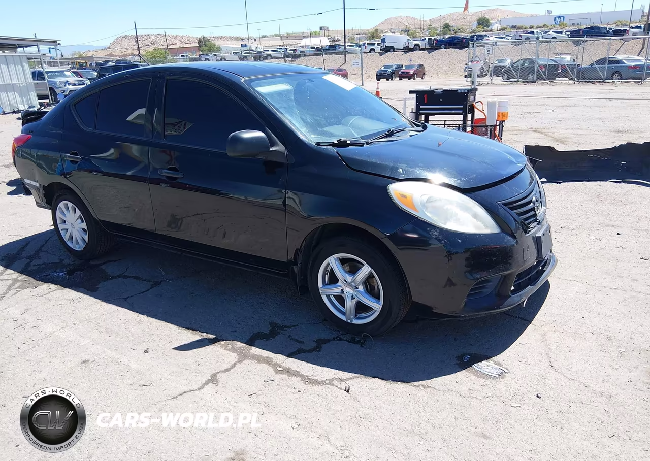 2013 Nissan Versa 1.6 S – zdjęcie 1 z 17