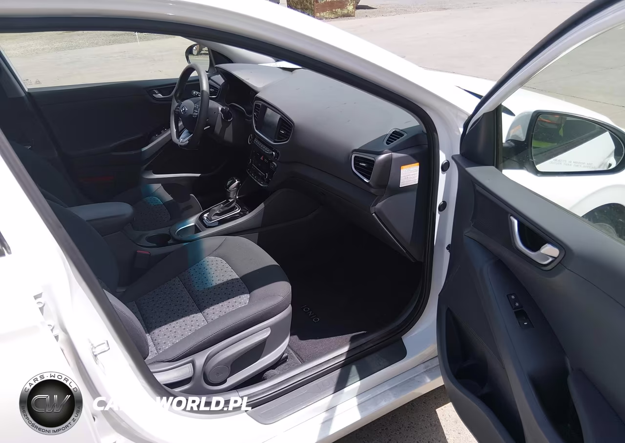 2019 Hyundai Ioniq Hybrid Blue VIN:KMHC65LC3KU107663 - 5