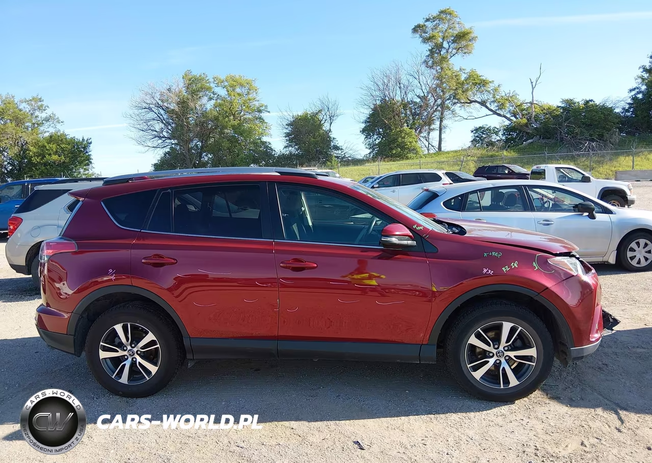 2018 Toyota Rav4 Xle VIN:2T3RFREV3JW715737 - 13