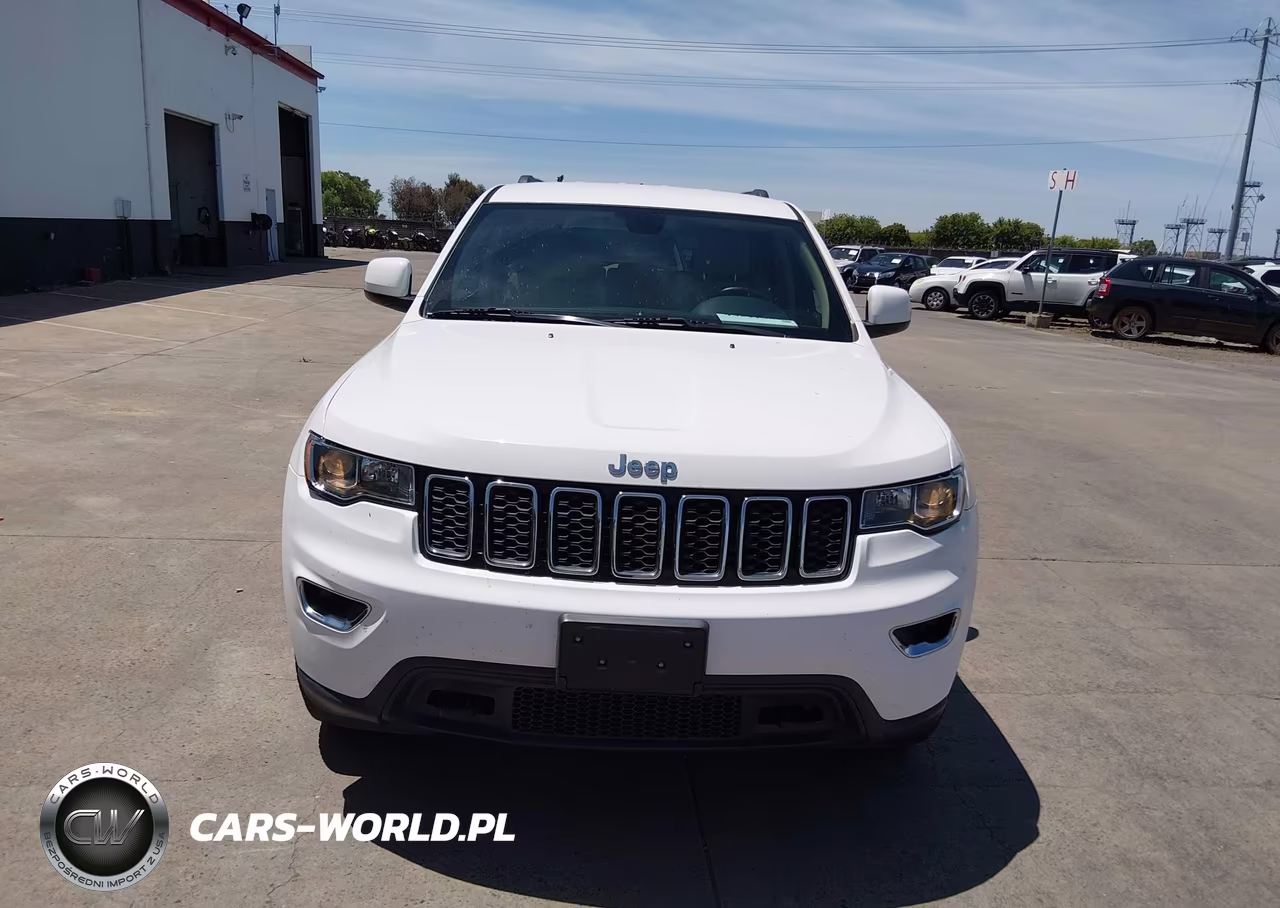 2017 Jeep Grand Cherokee Laredo 4X4 VIN:1C4RJFAGXHC891444 - 12
