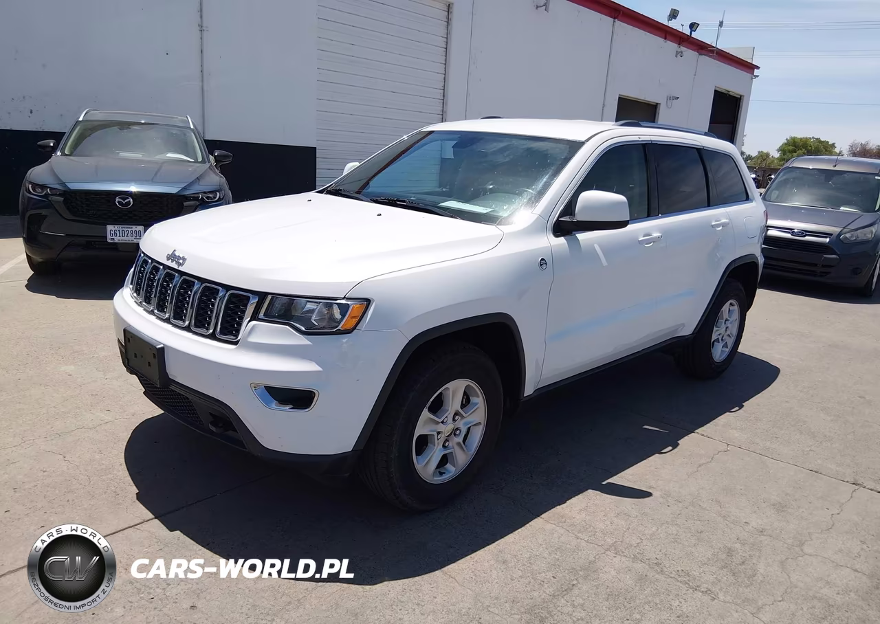 2017 Jeep Grand Cherokee Laredo 4X4 VIN:1C4RJFAGXHC891444 - 2