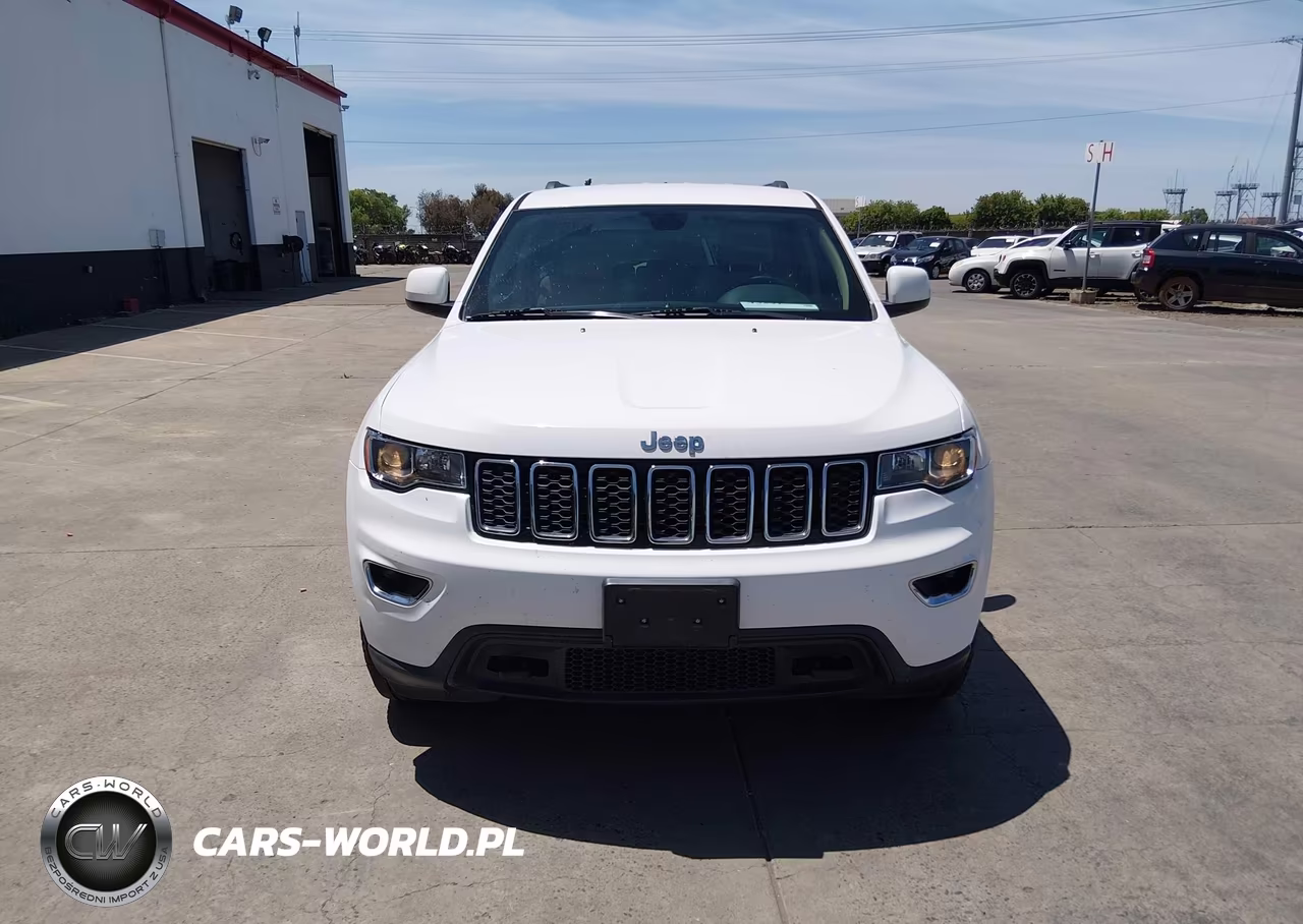 2017 Jeep Grand Cherokee Laredo 4X4 VIN:1C4RJFAGXHC891444 - 6