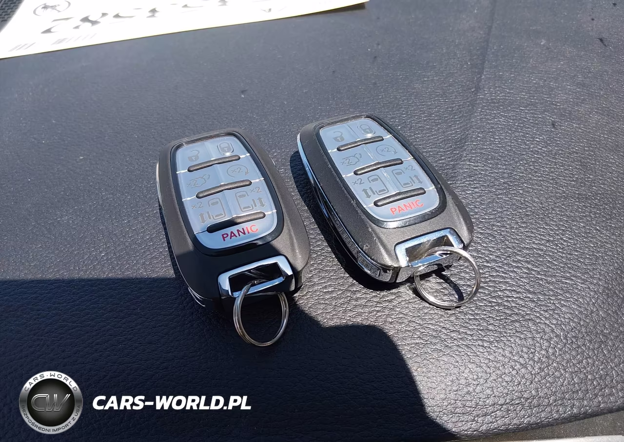 2024 Chrysler Pacifica Hybrid Select VIN:2C4RC1S7XRR126934 - 11