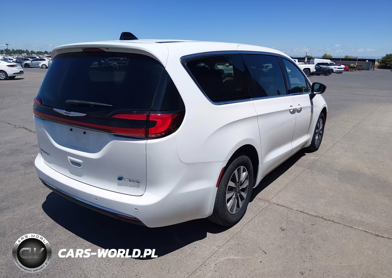 2024 Chrysler Pacifica Hybrid Select VIN:2C4RC1S7XRR126934 - 4