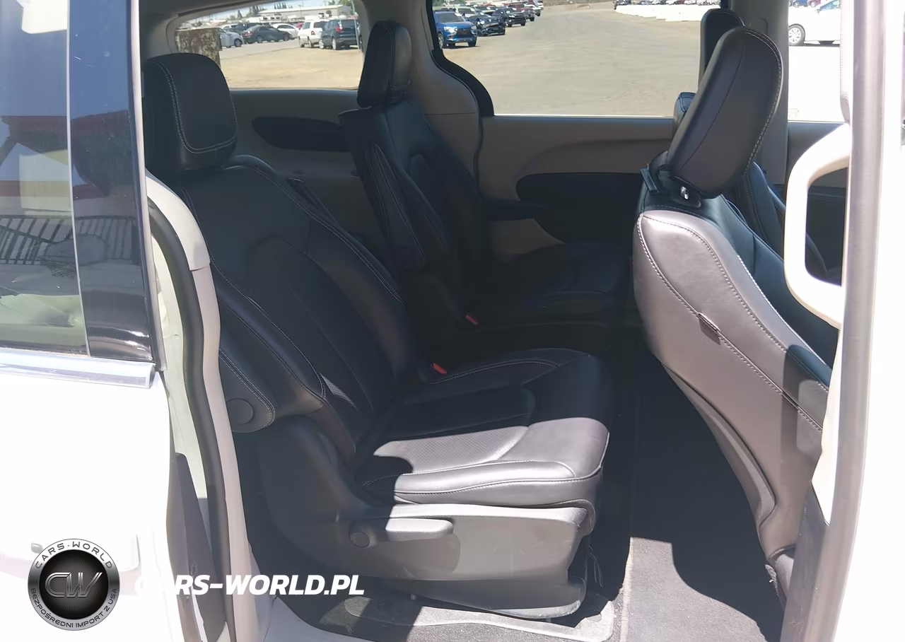 2024 Chrysler Pacifica Hybrid Select VIN:2C4RC1S7XRR126934 - 8