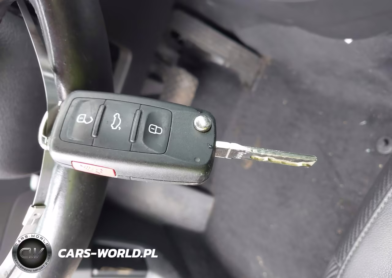 2012 Volkswagen Beetle 2.5L VIN:3VWJX7AT2CM608148 - 11