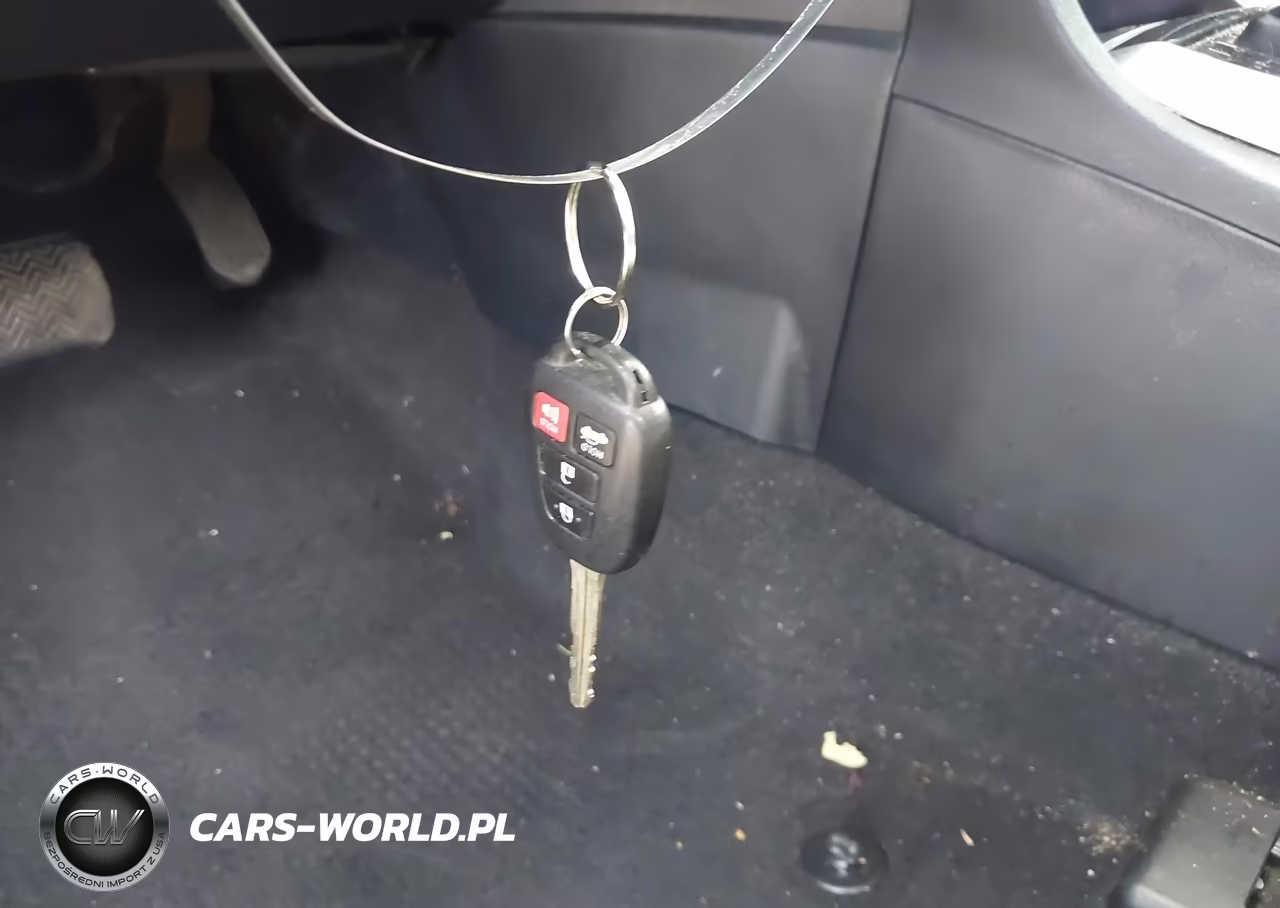 2018 Toyota Corolla Le VIN:2T1BURHE9JC051151 - 11