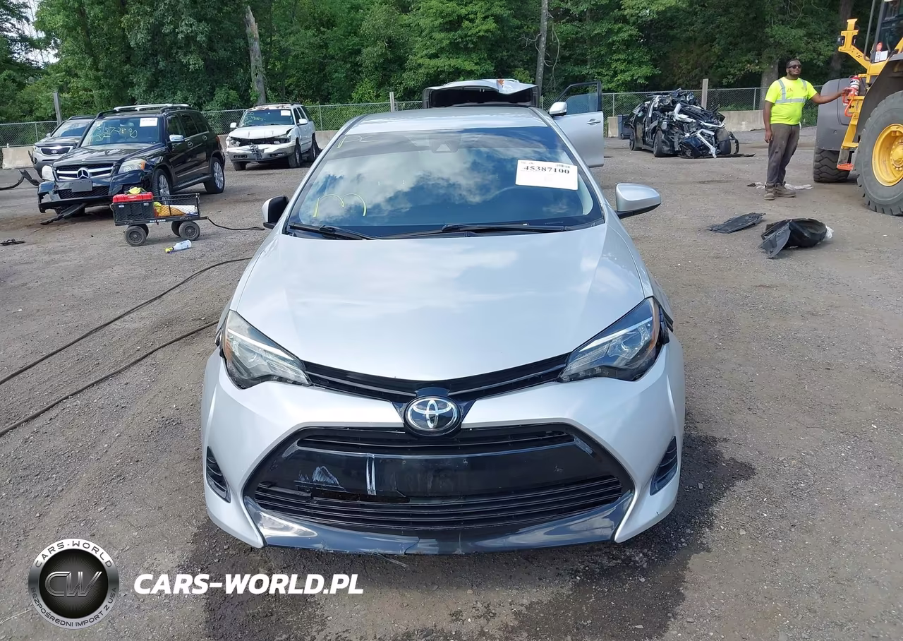 2018 Toyota Corolla Le VIN:2T1BURHE9JC051151 - 12