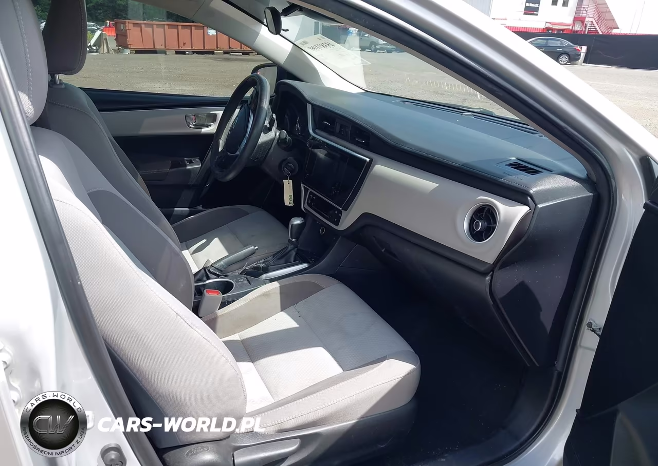 2018 Toyota Corolla Le VIN:2T1BURHE9JC051151 - 5