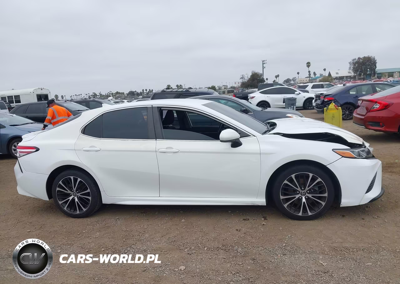 2020 Toyota Camry Se VIN:4T1G11AK5LU929854 - 13