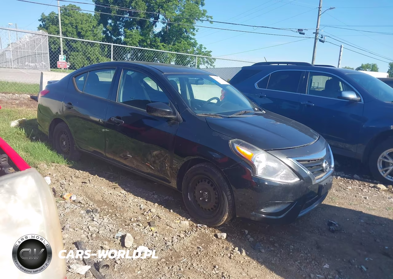 2017 Nissan Versa 1.6 S+