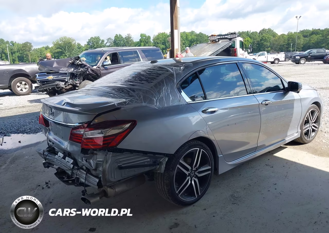 2017 Honda Accord Touring V6 VIN:1HGCR3F98HA019087 - 4