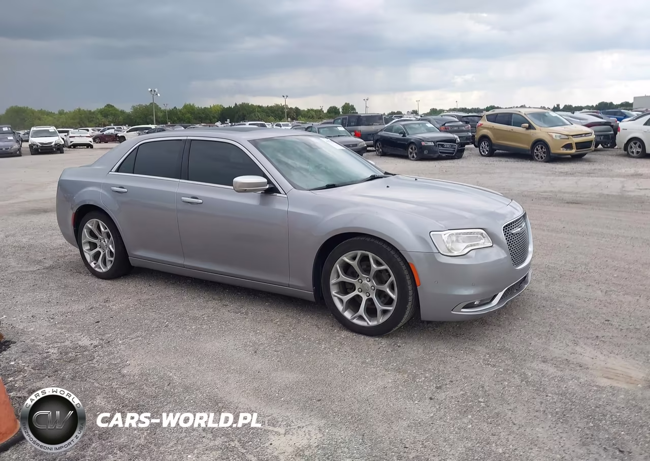 2017 Chrysler 300C Platinum – zdjęcie 1 z 11