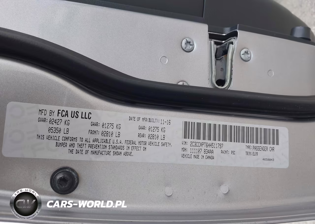 2017 Chrysler 300C Platinum VIN:2C3CCAPT6HH511797 - 9