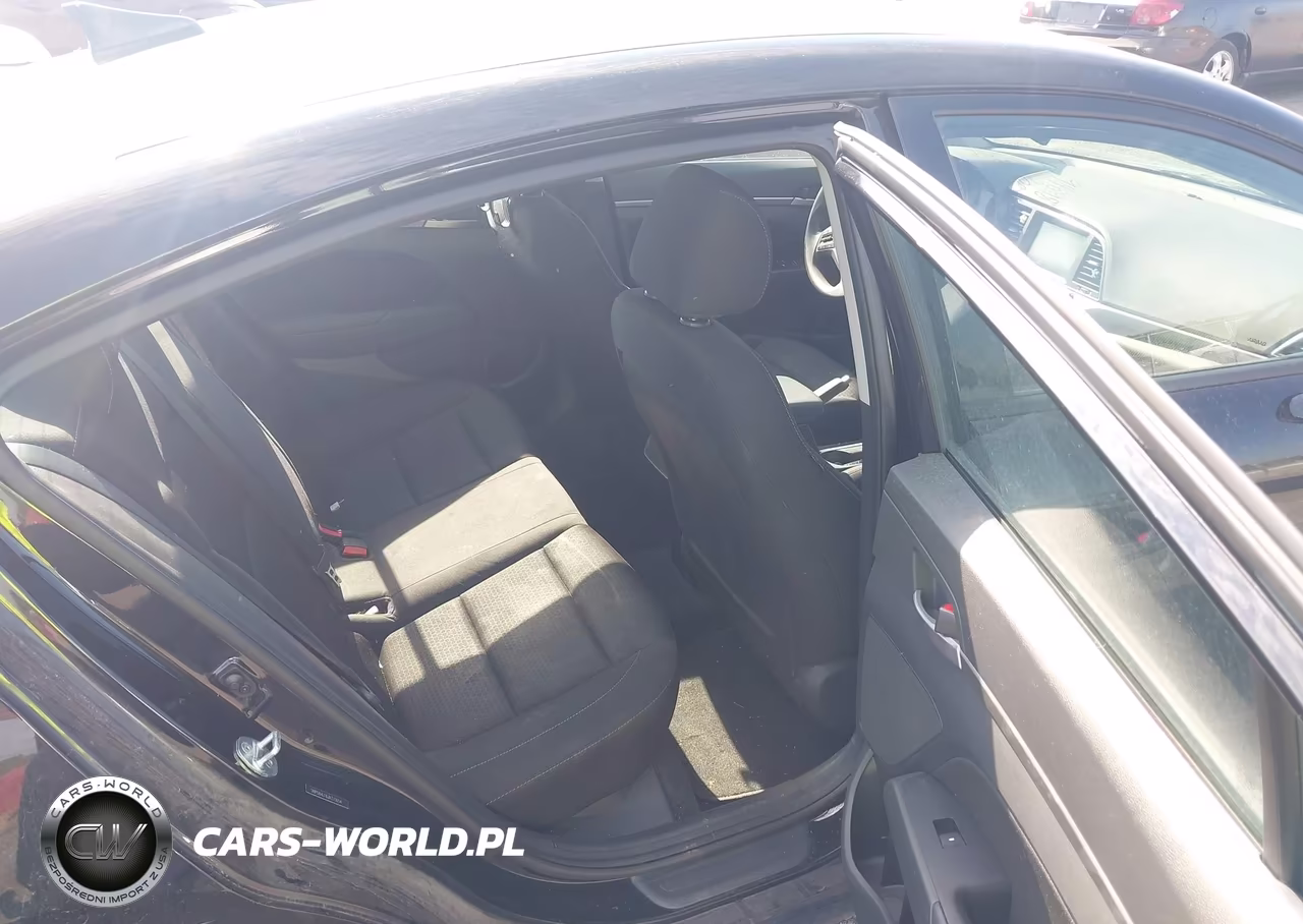 2018 Hyundai Elantra Sel VIN:5NPD84LF6JH371654 - 8