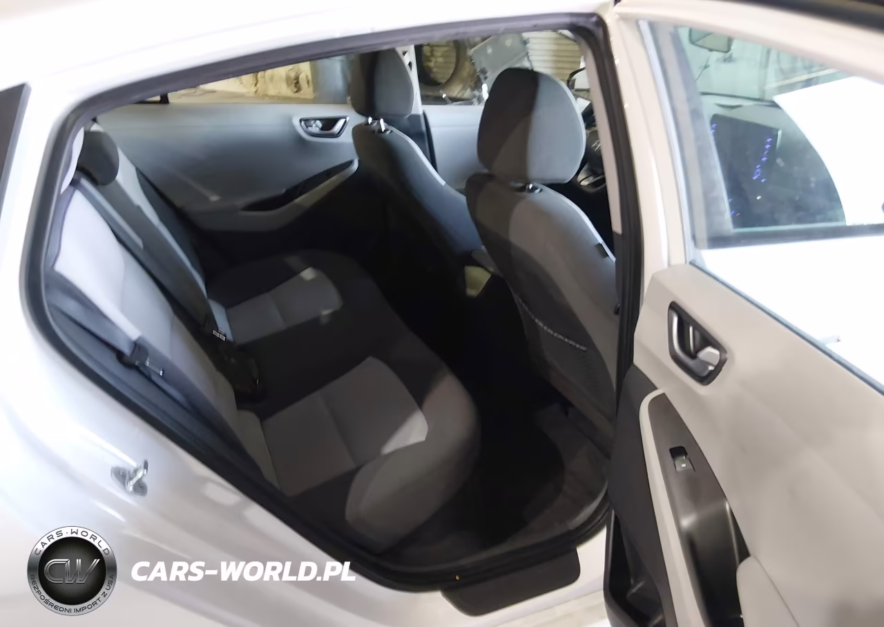 2020 Hyundai Ioniq Hybrid Blue VIN:KMHC65LC8LU220395 - 8