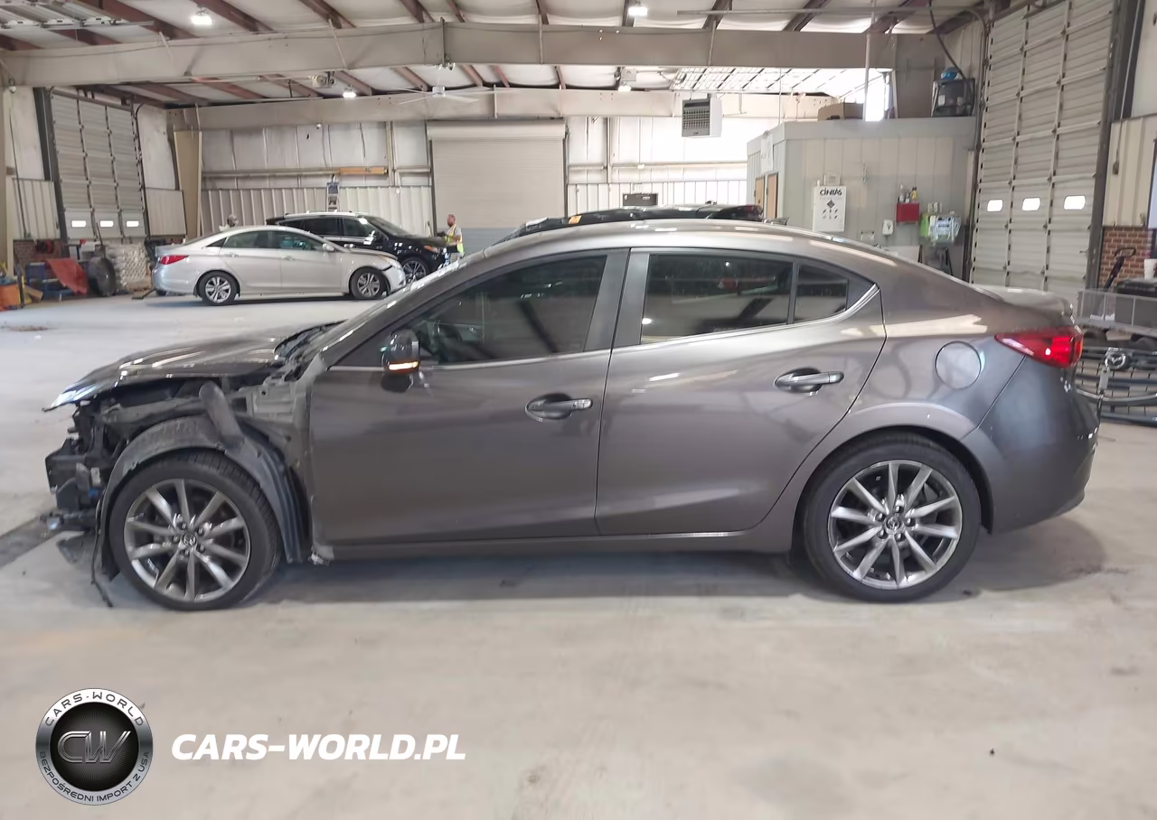 2018 Mazda Mazda3 Touring VIN:3MZBN1V31JM247803 - 15