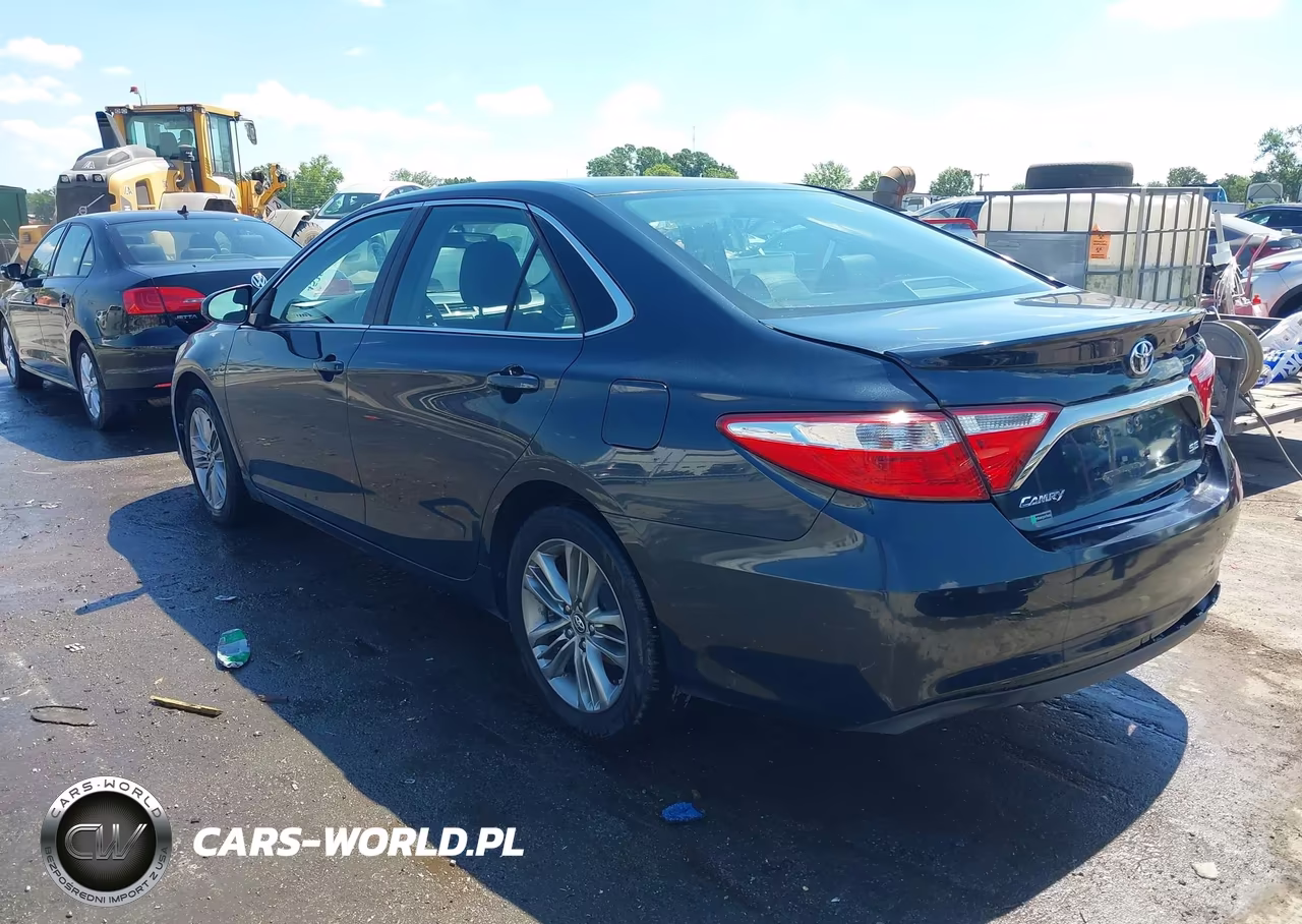 2017 Toyota Camry Se VIN:4T1BF1FK6HU810402 - 3