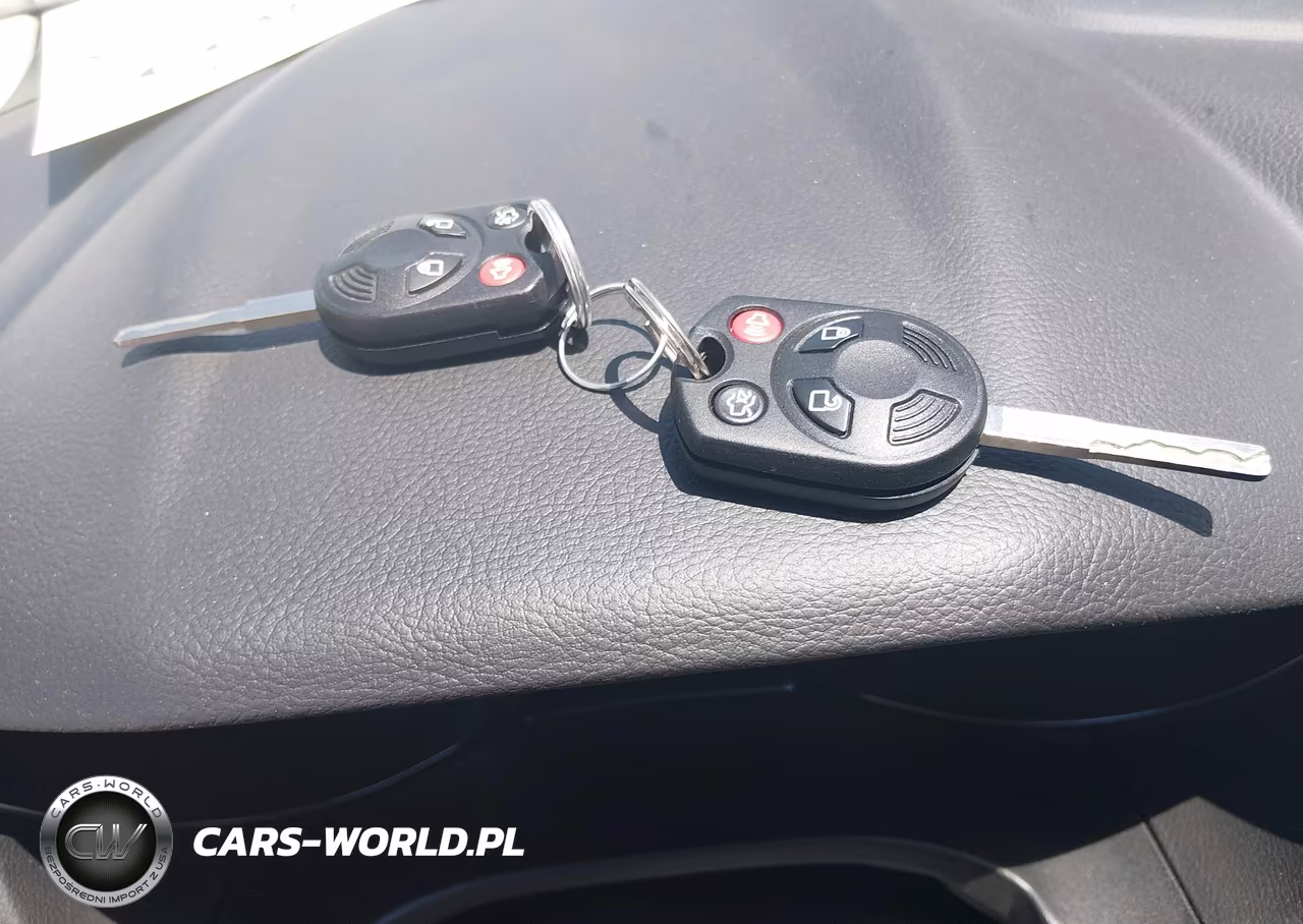 2018 Ford Focus Se VIN:1FADP3F23JL328607 - 11