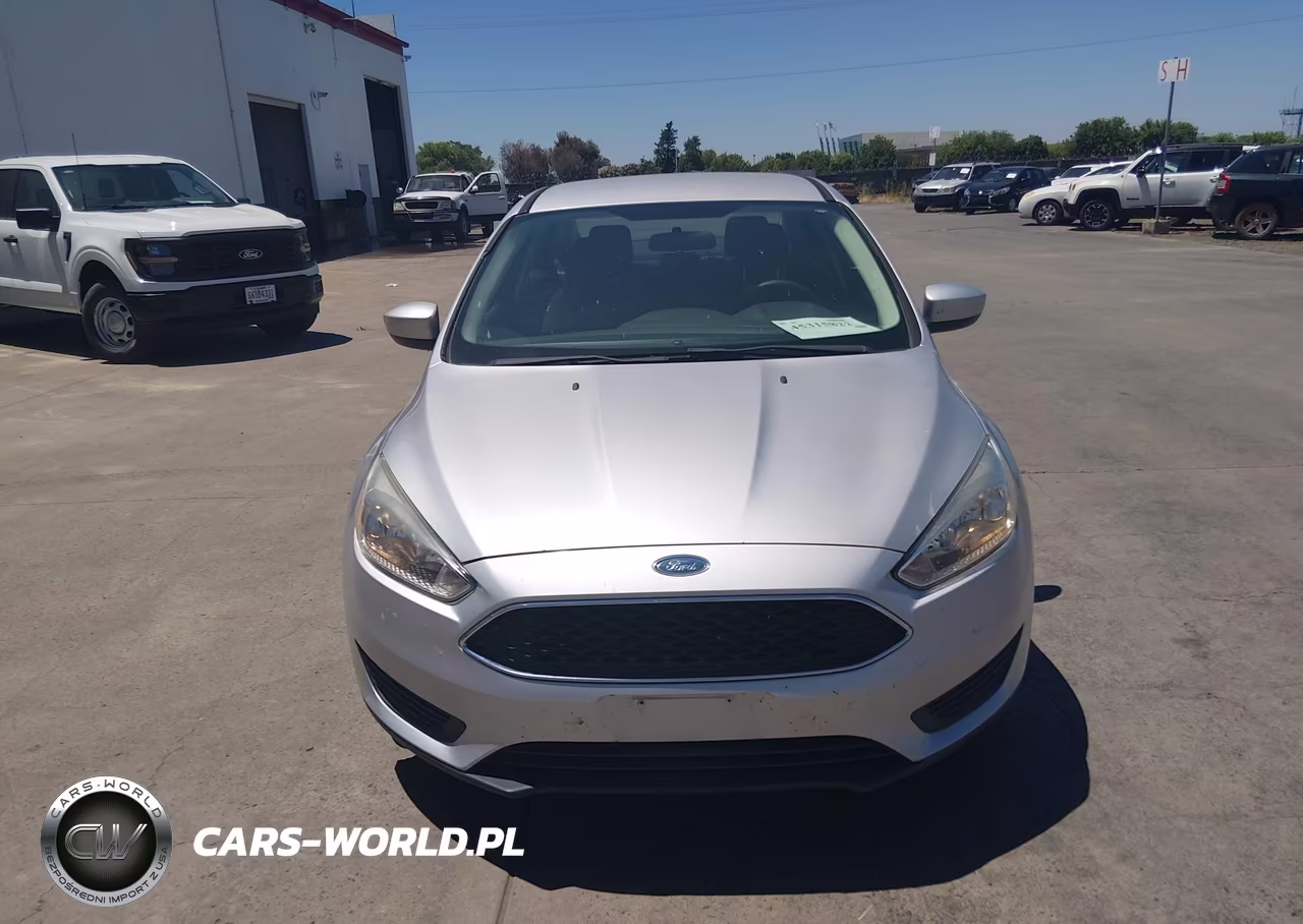 2018 Ford Focus Se VIN:1FADP3F23JL328607 - 12