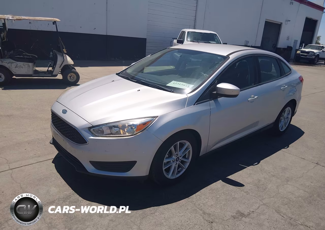 2018 Ford Focus Se VIN:1FADP3F23JL328607 - 2