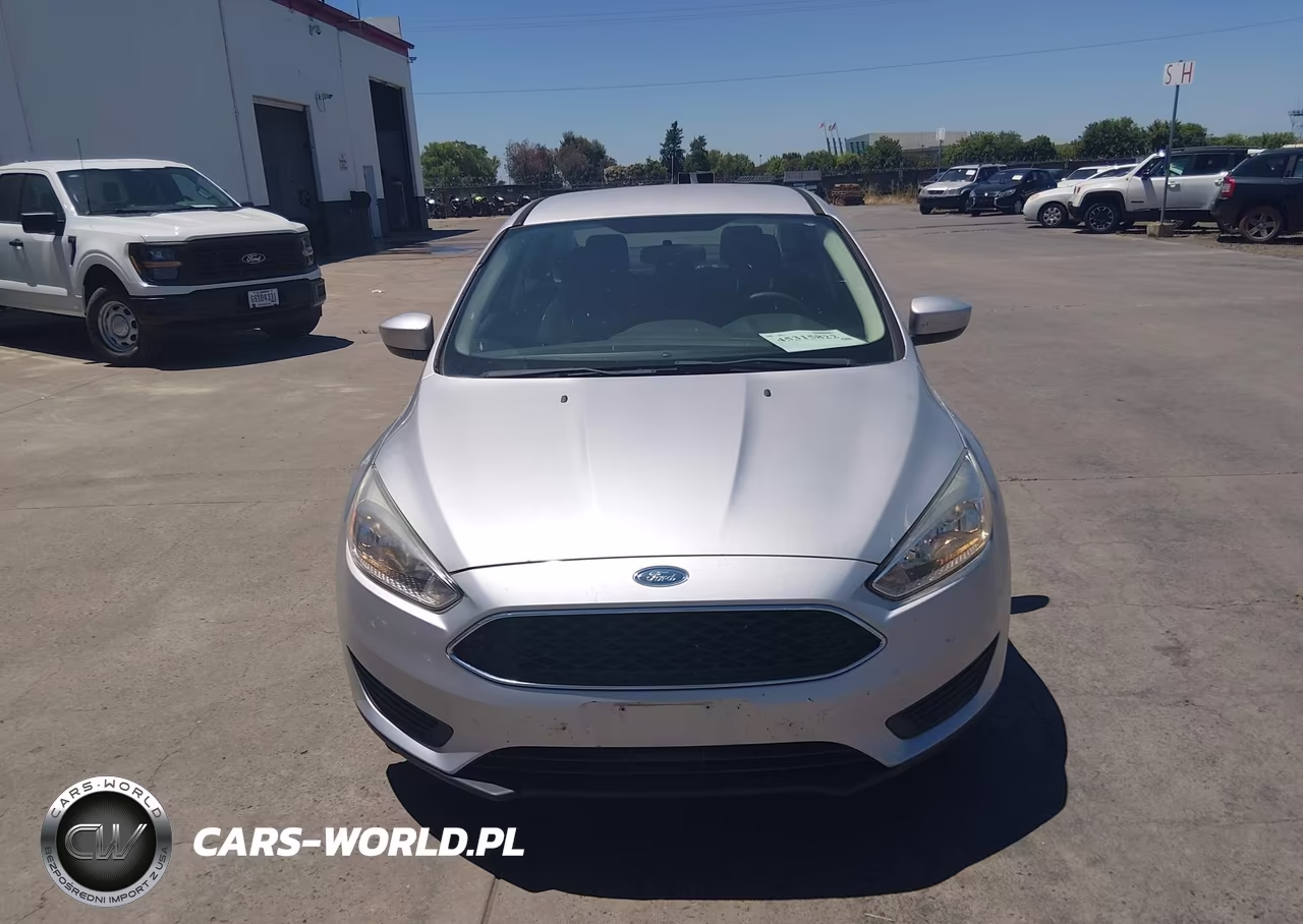 2018 Ford Focus Se VIN:1FADP3F23JL328607 - 6