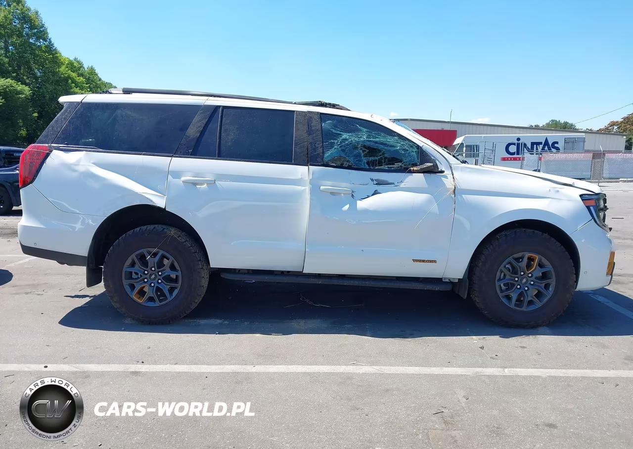 2025 Ford Expedition Tremor VIN:1FMJU1RG6SEA53348 - 14