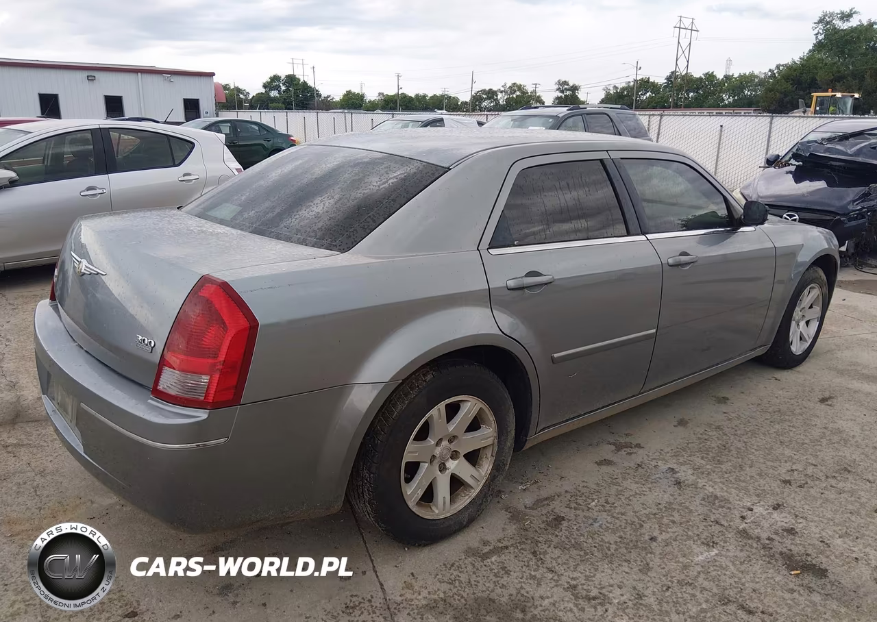 2007 Chrysler 300 Touring VIN:2C3KA53G87H768301 - 4