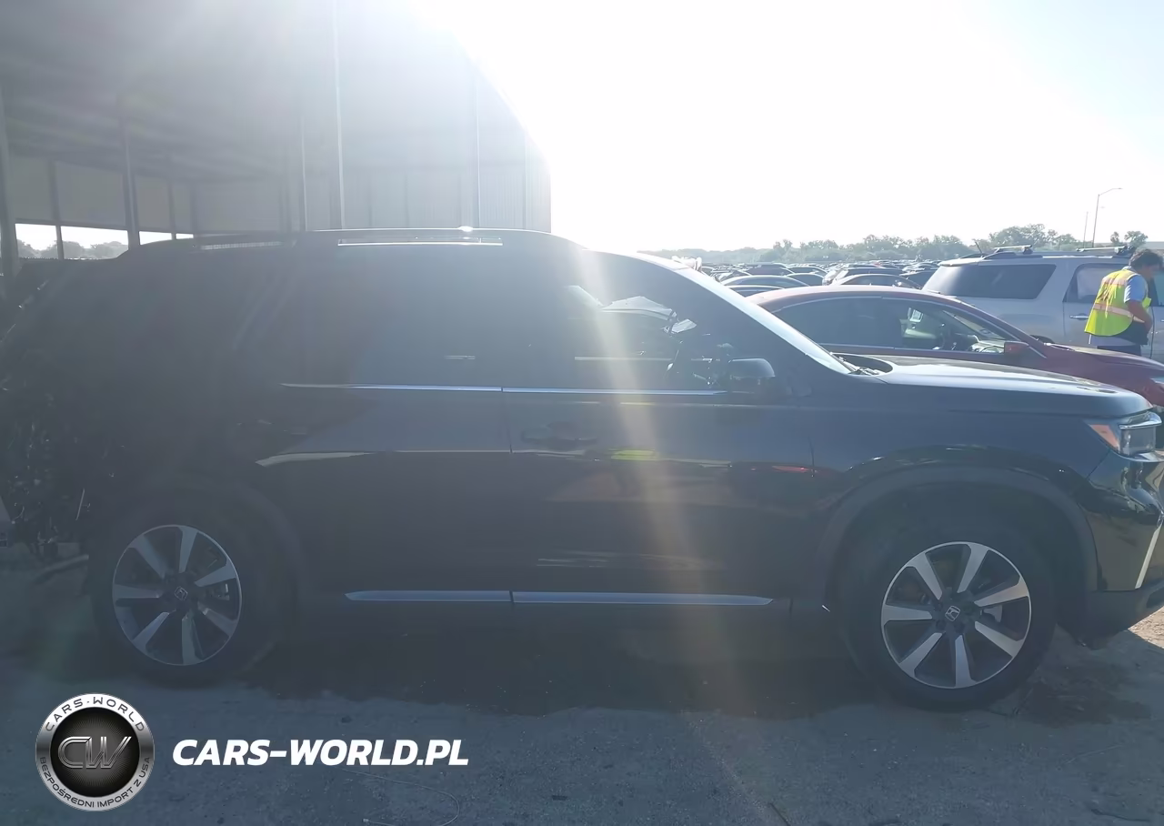 2025 Honda Pilot Touring VIN:5FNYG2H76SB036176 - 12