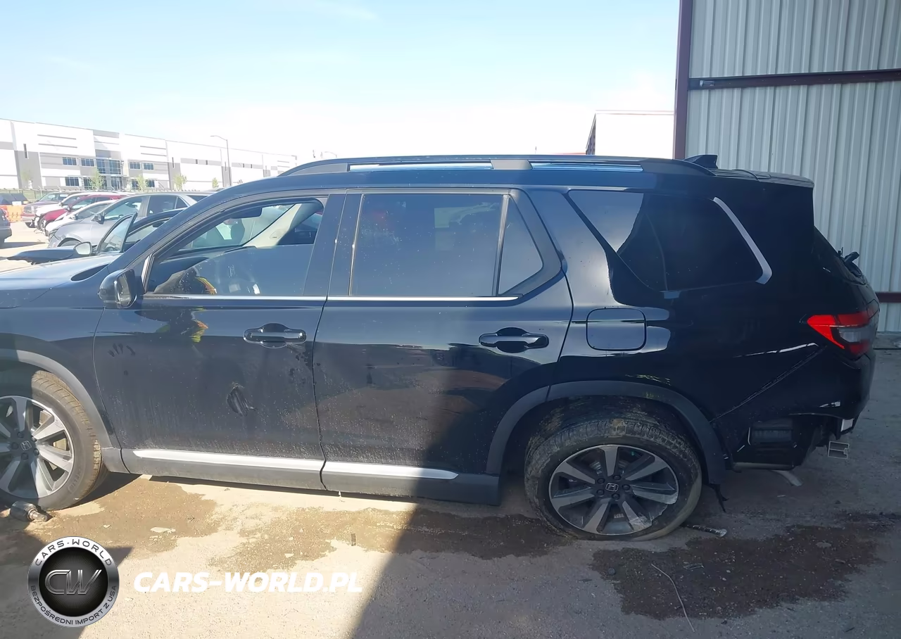 2025 Honda Pilot Touring VIN:5FNYG2H76SB036176 - 13