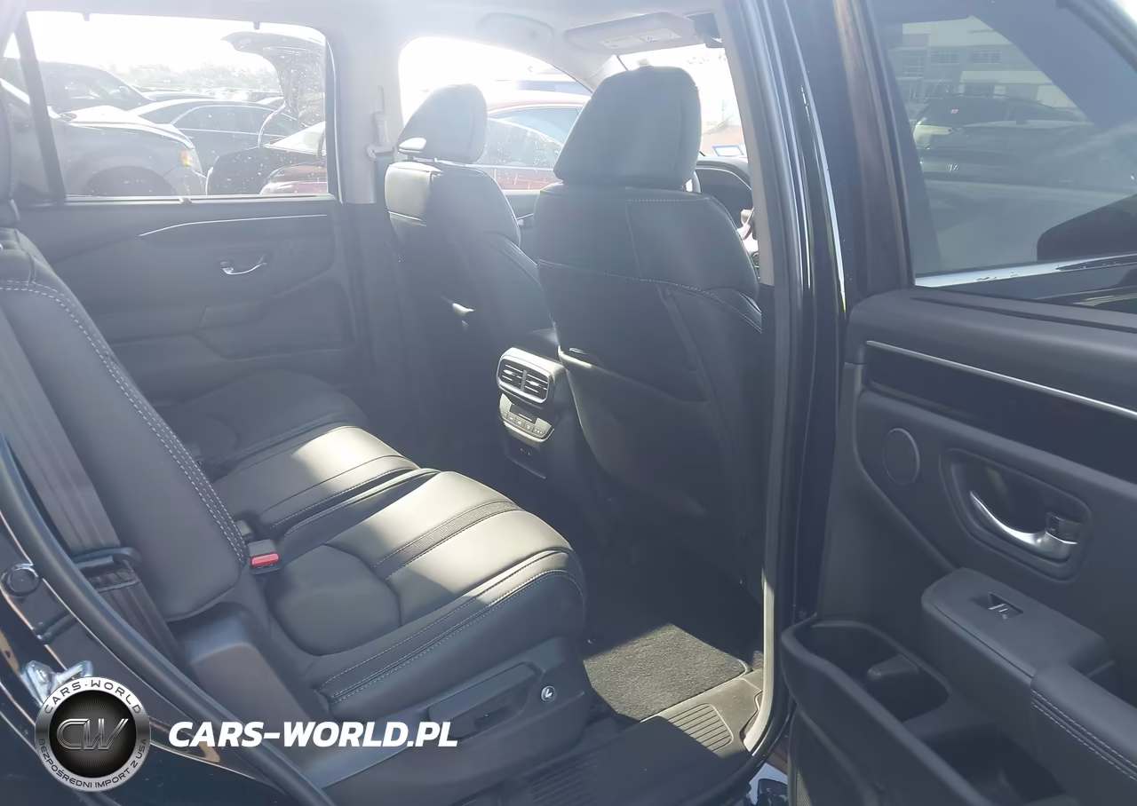 2025 Honda Pilot Touring VIN:5FNYG2H76SB036176 - 8