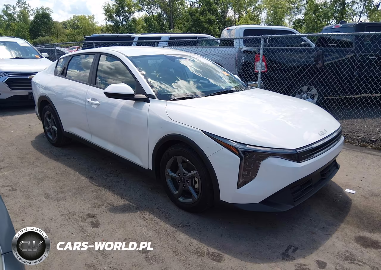 2025 Kia K4 Lxs – zdjęcie 1 z 17