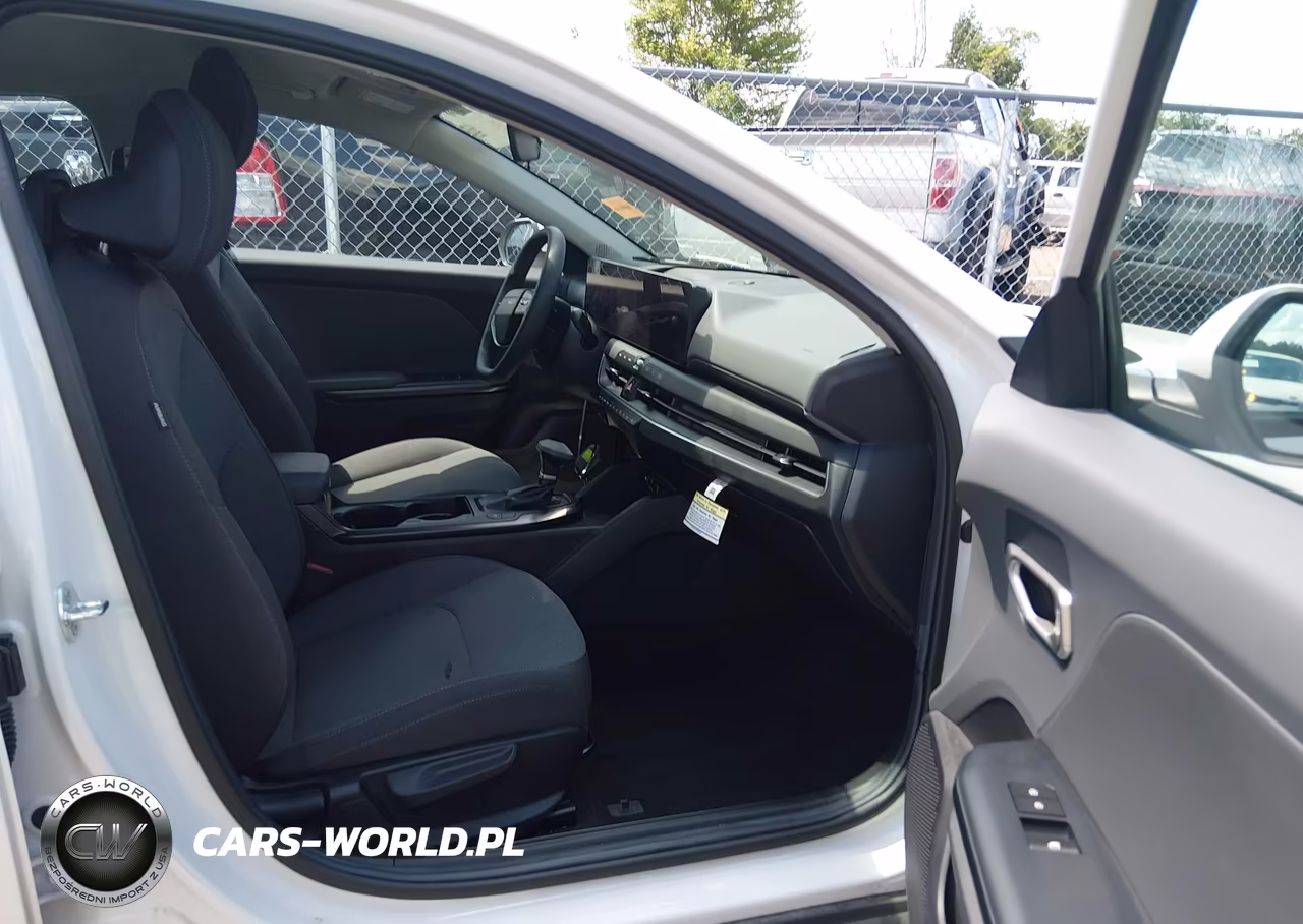 2025 Kia K4 Lxs VIN:3KPFT4DE9SE033068 - 5