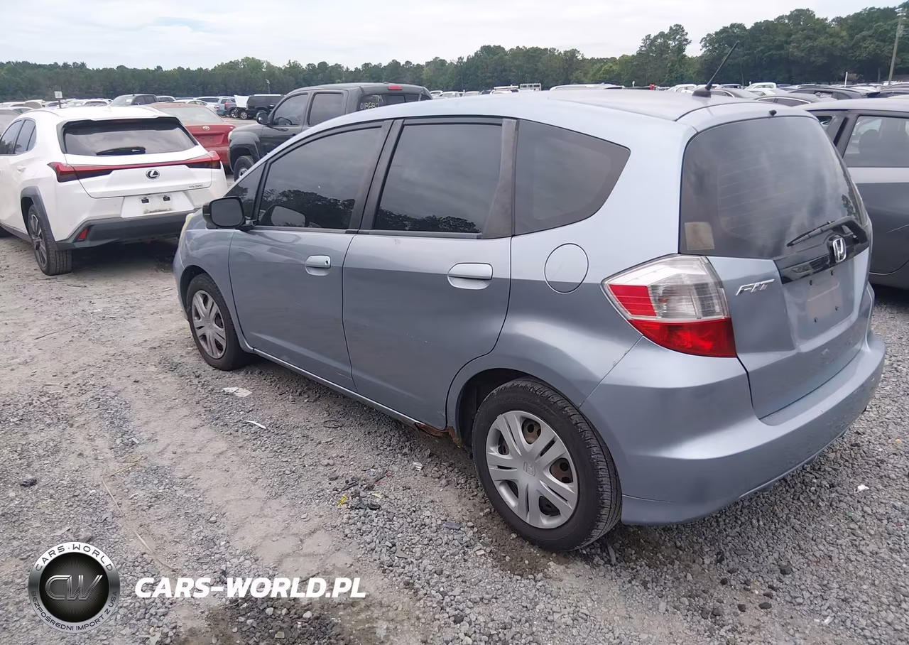 2011 Honda Fit VIN:JHMGE8H33BC018215 - 3