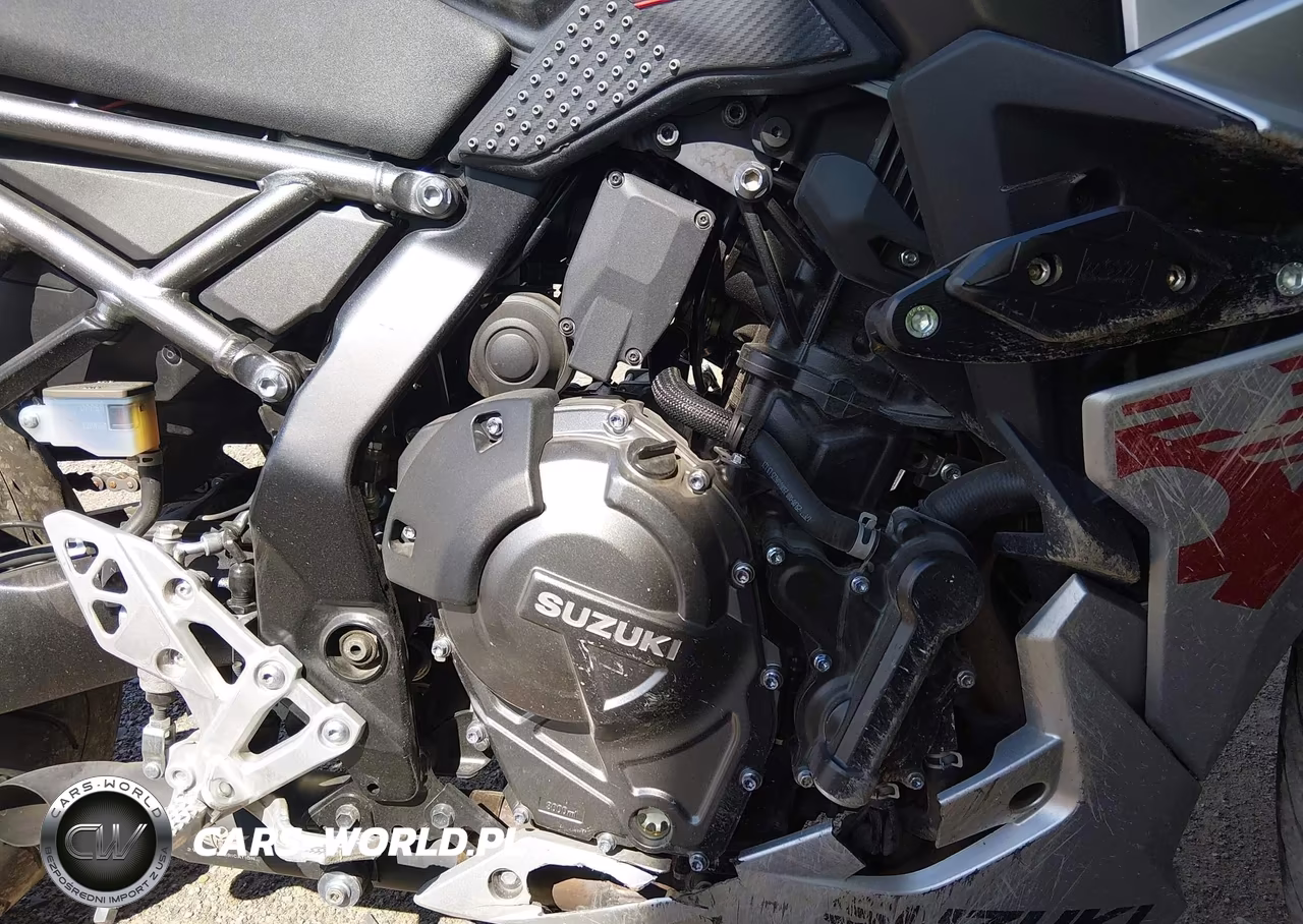 2024 Suzuki Gsx800 F VIN:JS1EM13B6R7102463 - 8