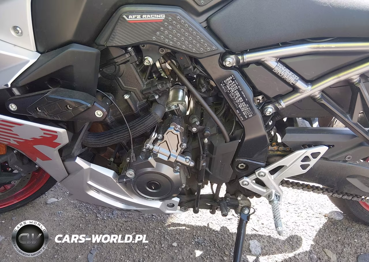 2024 Suzuki Gsx800 F VIN:JS1EM13B6R7102463 - 9