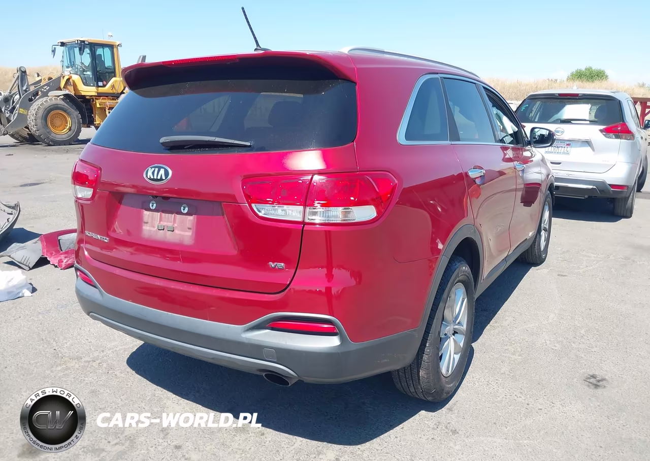 2017 Kia Sorento 3.3L Lx VIN:5XYPGDA52HG218636 - 4