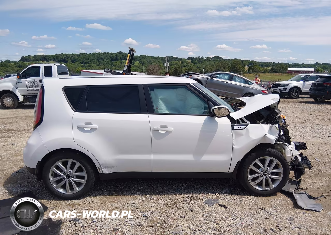 2019 Kia Soul + VIN:KNDJP3A51K7640756 - 13