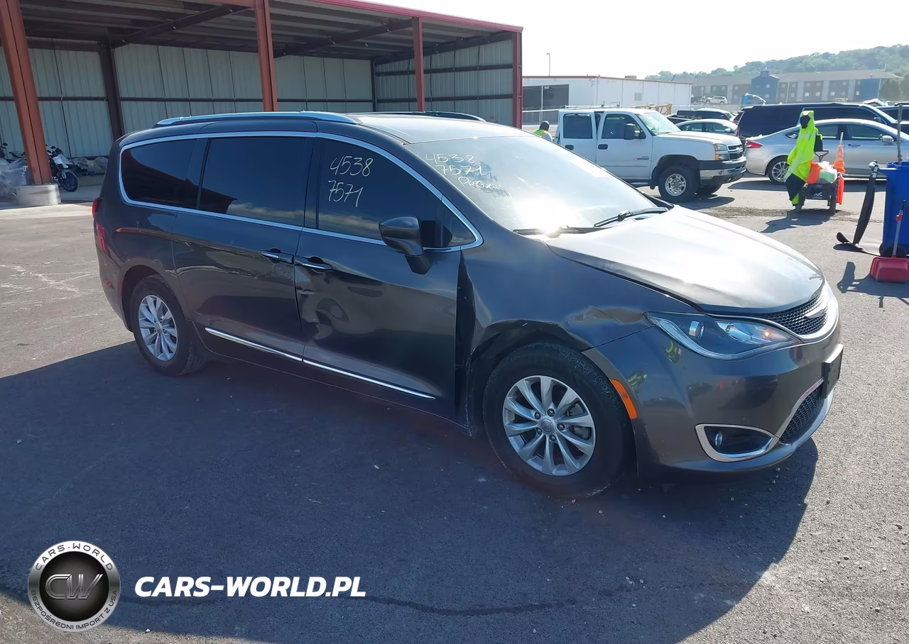 2018 Chrysler Pacifica Touring L – zdjęcie 1 z 15