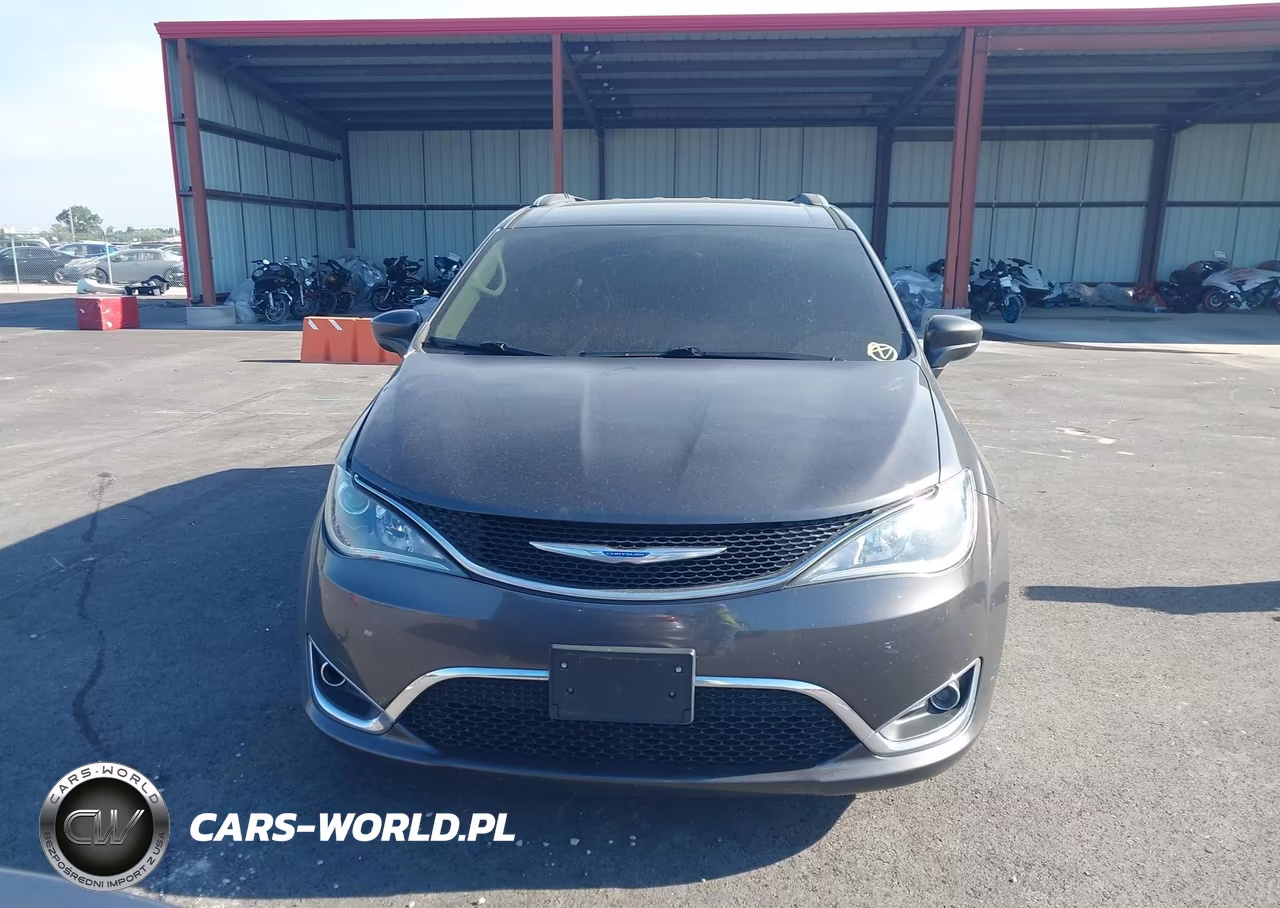 2018 Chrysler Pacifica Touring L VIN:2C4RC1BGXJR290740 - 12