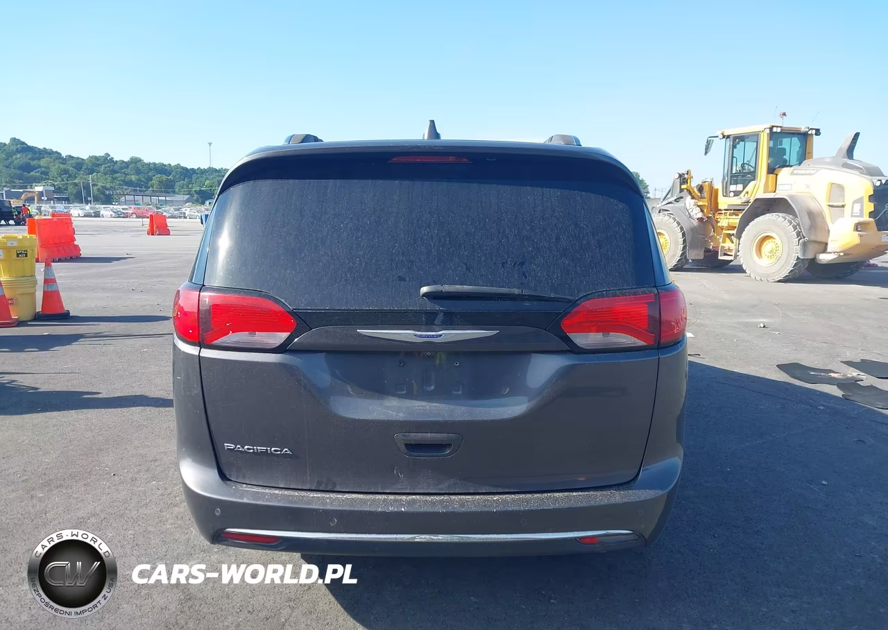 2018 Chrysler Pacifica Touring L VIN:2C4RC1BGXJR290740 - 15
