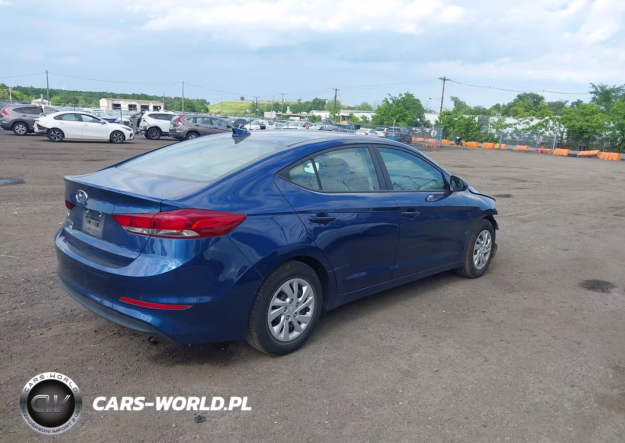 2018 Hyundai Elantra Se VIN:5NPD74LFXJH381459 - 4