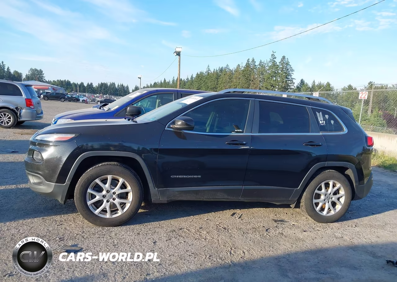 2016 Jeep Cherokee Latitude VIN:1C4PJMCS2GW221154 - 14