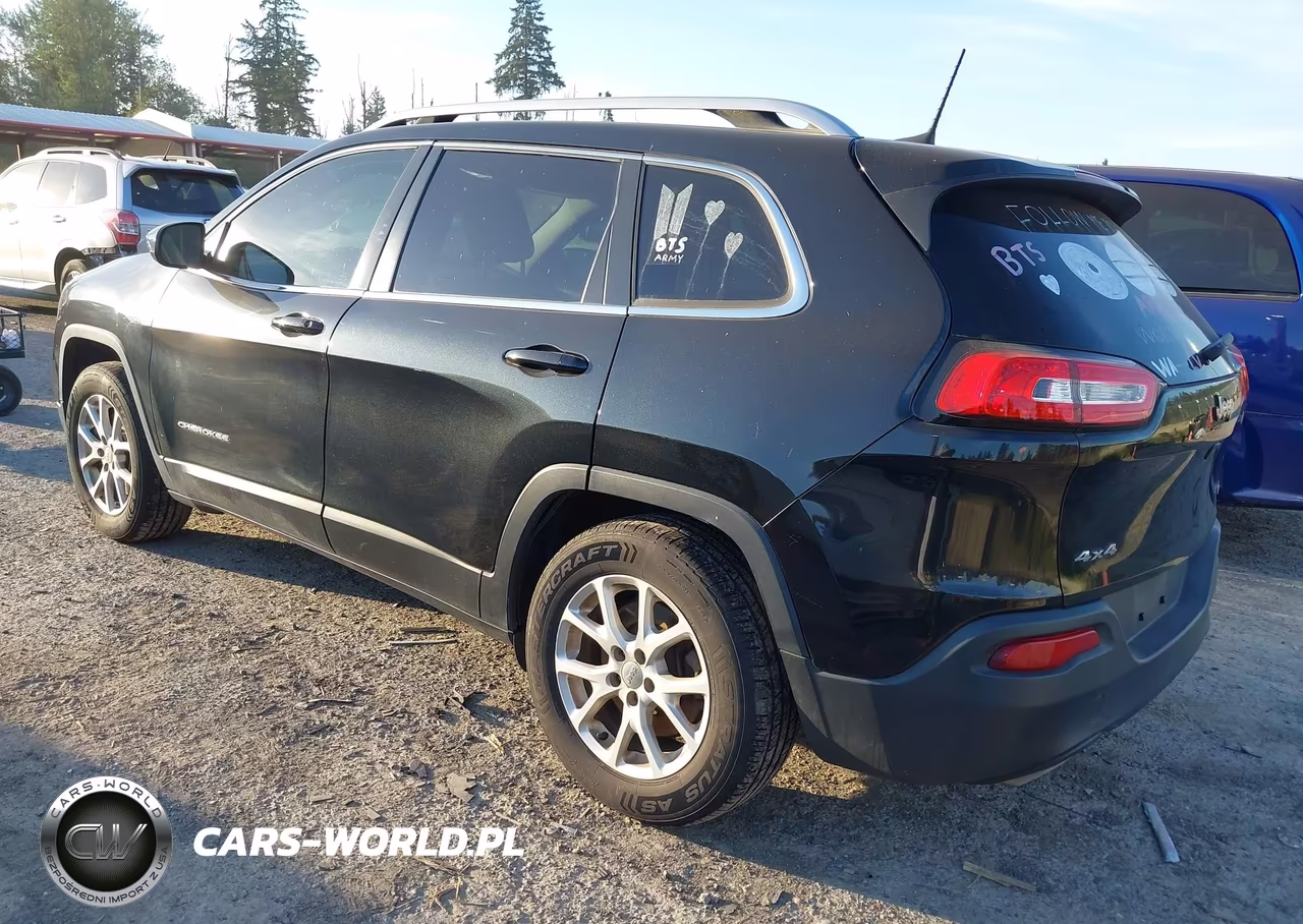 2016 Jeep Cherokee Latitude VIN:1C4PJMCS2GW221154 - 3
