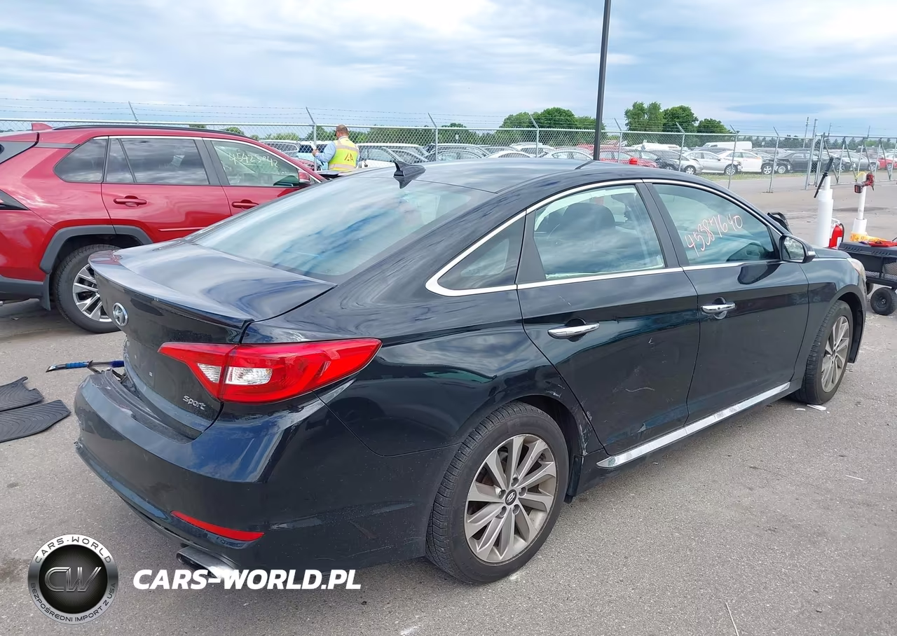 2017 Hyundai Sonata Sport VIN:5NPE34AFXHH529140 - 4
