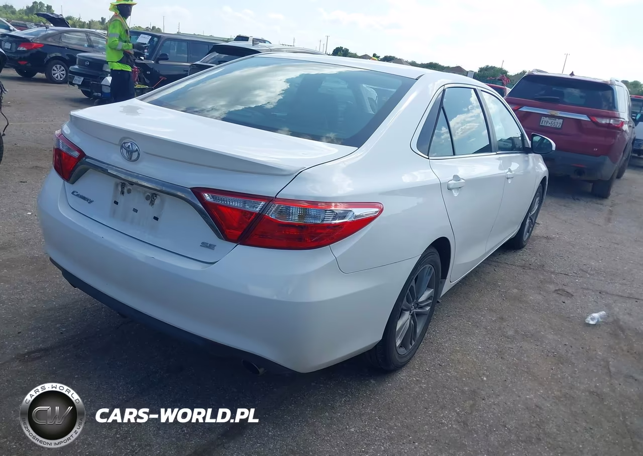 2016 Toyota Camry Se VIN:4T1BF1FK8GU587696 - 4