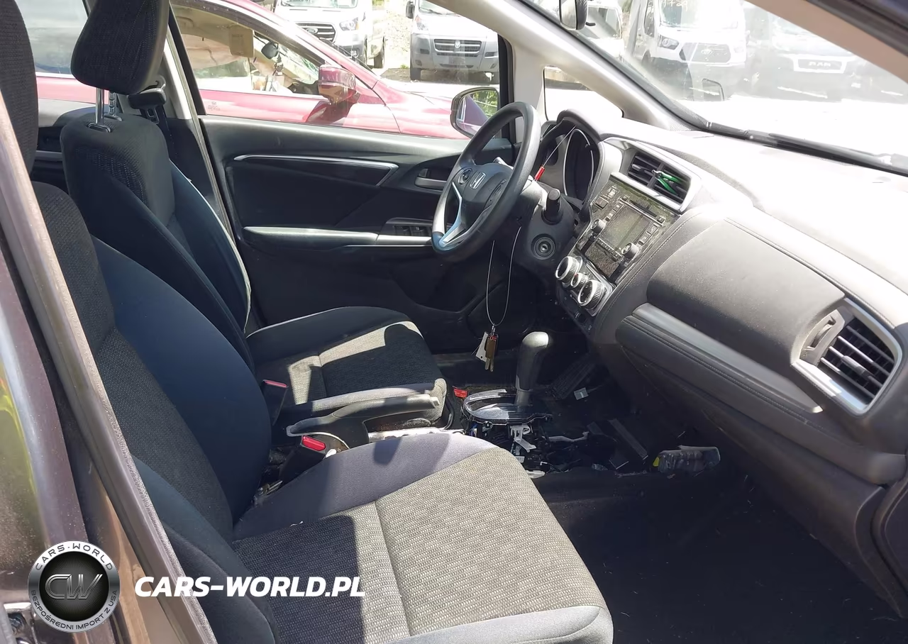 2015 Honda Fit Lx VIN:3HGGK5H5XFM710813 - 5
