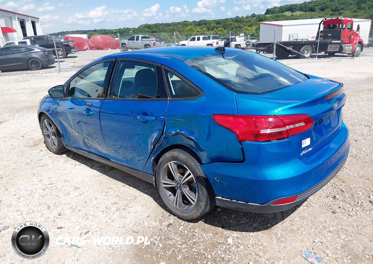 2016 Ford Focus Se VIN:1FADP3FE8GL223984 - 3
